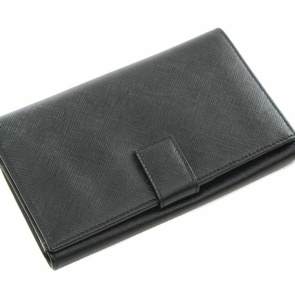 Salvatore Ferragamo Gancini Icona Vitello Wallet